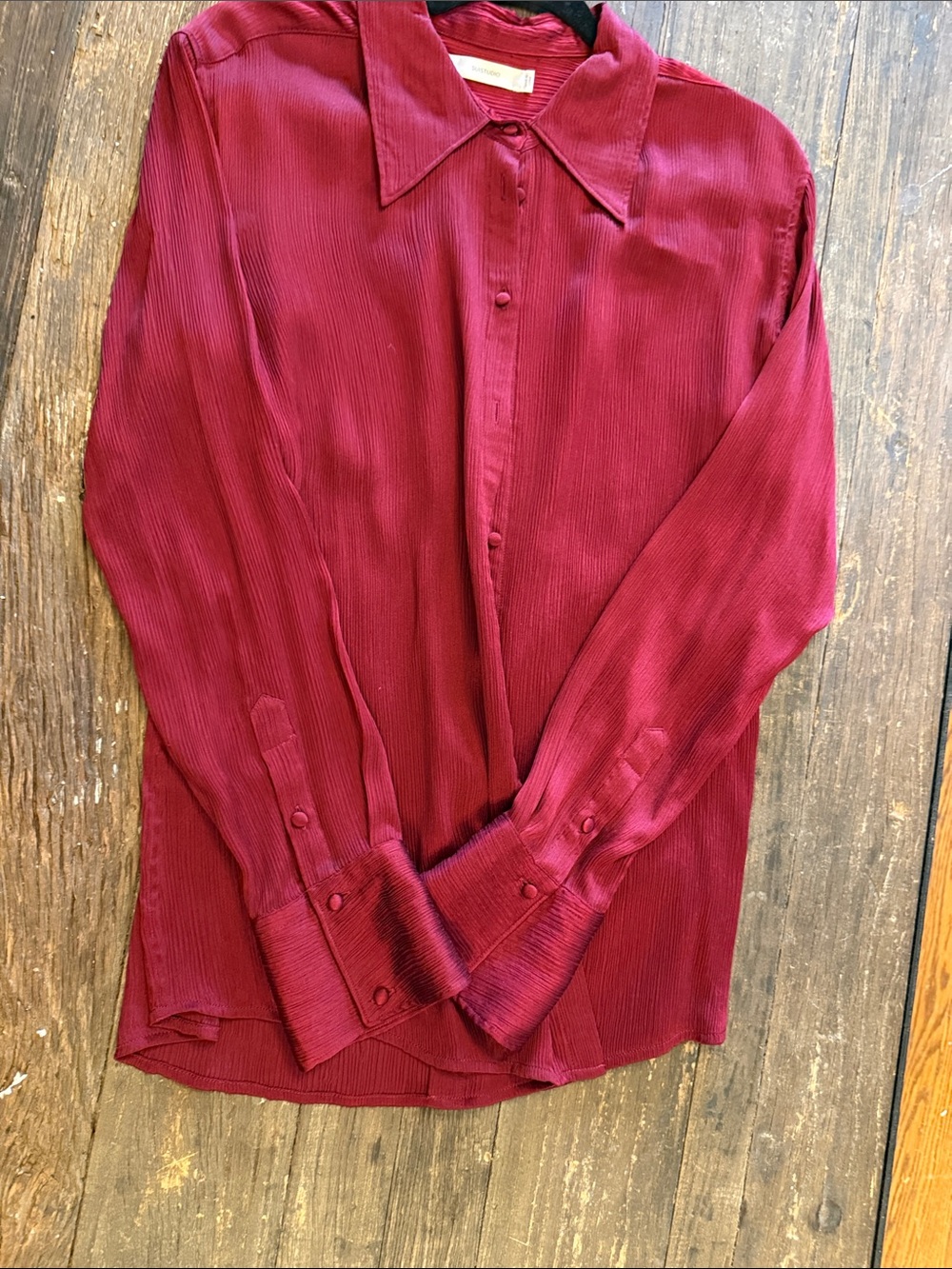 SuisStudio lWomen’a Burgundy Dress Shirt